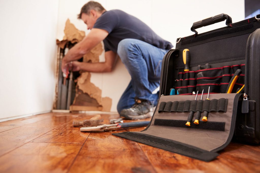 How to Choose the Right Water Damage Restoration Services for Your Home