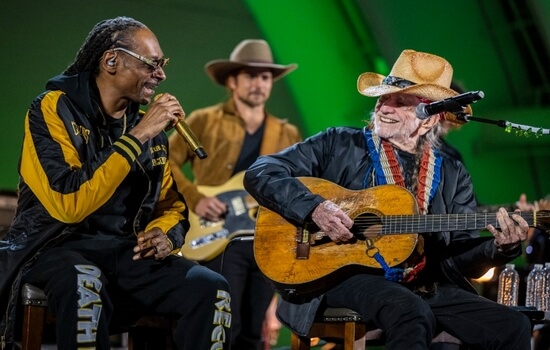 Willie Nelson and Snoop Dogg