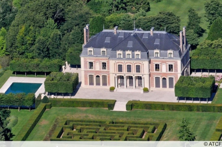 Bernard Arnault’s Brilliant Home – All you need to Know
